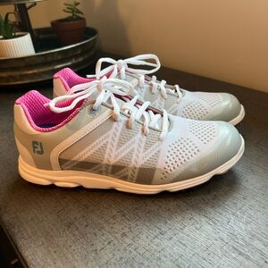 FootJoy Golf Shoes Ladies Size 7.